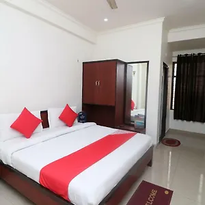 2* Hotel Gayatri Palace