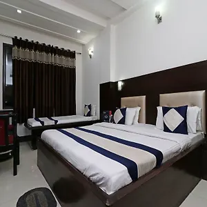 2* Hotel Oyo 9974 Taj